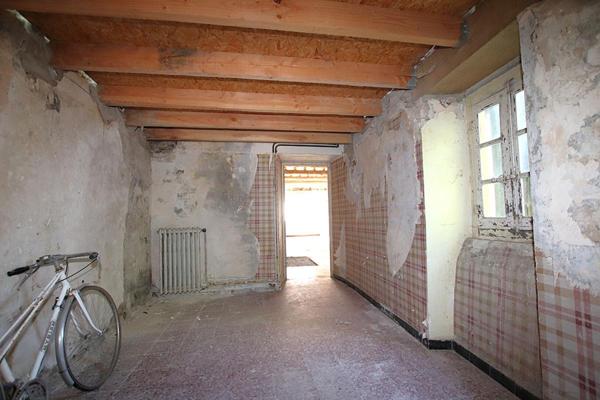 RARE - Demeure de caractère de 300 m² à rénover sur 5 385 m² de terrain