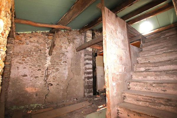 RARE - Demeure de caractère de 300 m² à rénover sur 5 385 m² de terrain