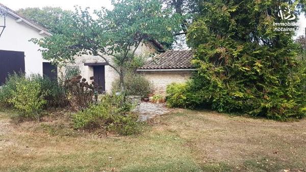 MAISON ANCIENNE ET DEPENDANCES SUR 8760M²