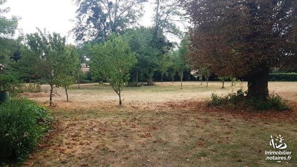 MAISON ANCIENNE ET DEPENDANCES SUR 8760M²