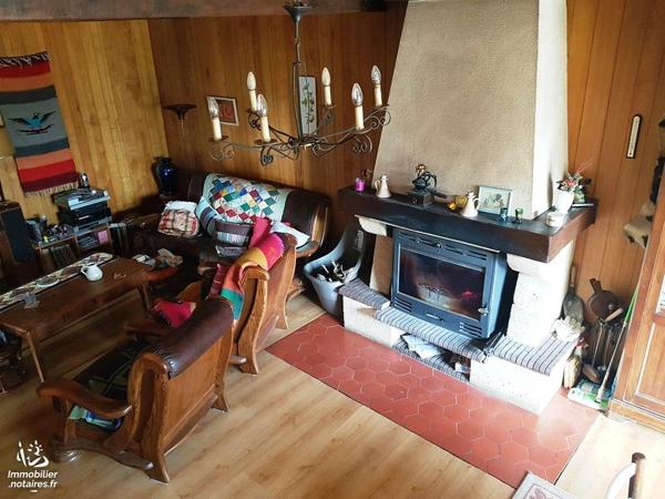 MAISON ANCIENNE ET DEPENDANCES SUR 8760M²