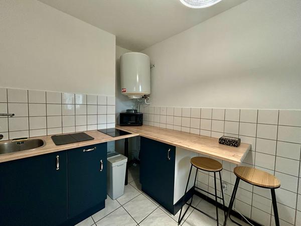 Studio meublé  / cave et parking / secteur VIOTTE