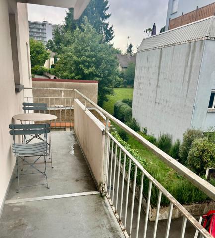Studio meublé  / cave et parking / secteur VIOTTE