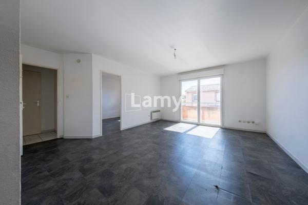 Appartement t2 terrasse et parking