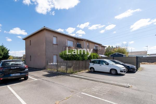 Appartement t2 terrasse et parking