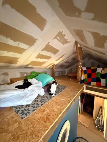 EN EXCLUSIVITE ! Maison en pierre de 115m2 + dépendances sur 4079m2 de terrain 89 990 €