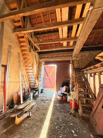 EN EXCLUSIVITE ! Maison en pierre de 115m2 + dépendances sur 4079m2 de terrain 89 990 €