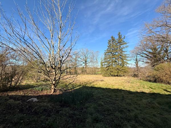 EN EXCLUSIVITE ! Maison en pierre de 115m2 + dépendances sur 4079m2 de terrain 89 990 €