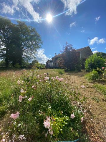 EN EXCLUSIVITE ! Maison en pierre de 115m2 + dépendances sur 4079m2 de terrain 89 990 €