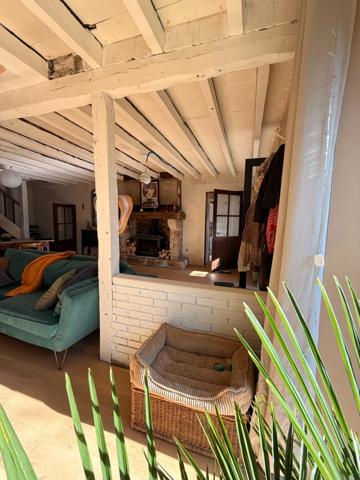 EN EXCLUSIVITE ! Maison en pierre de 115m2 + dépendances sur 4079m2 de terrain 89 990 €