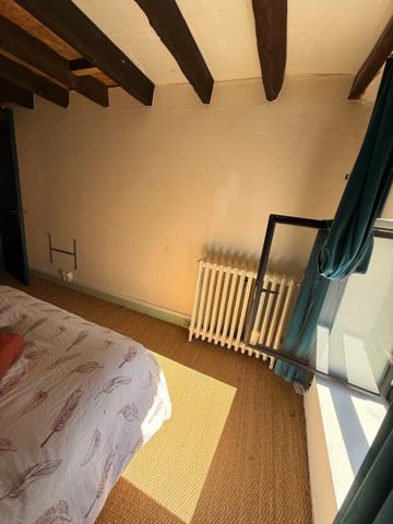 EN EXCLUSIVITE ! Maison en pierre de 115m2 + dépendances sur 4079m2 de terrain 89 990 €