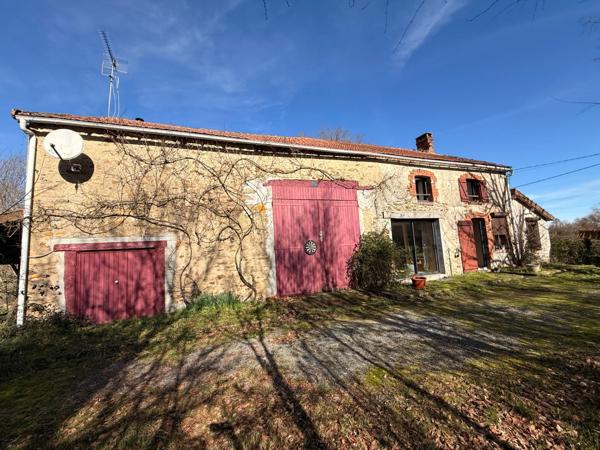 EN EXCLUSIVITE ! Maison en pierre de 115m2 + dépendances sur 4079m2 de terrain 89 990 €