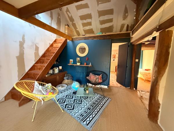 EN EXCLUSIVITE ! Maison en pierre de 115m2 + dépendances sur 4079m2 de terrain 89 990 €