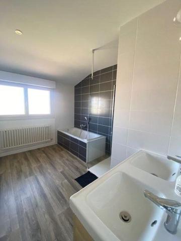 Maison Les Sables D Olonne 184 m² 5 chambres terrasse jardin 1000 m²