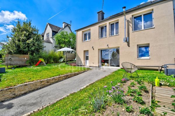 EXCLUSIVITÉ - CARHAIX-PLOUGUER - MAISON DE VILLE 6 PIÈCES AVEC JARDIN - DPE C