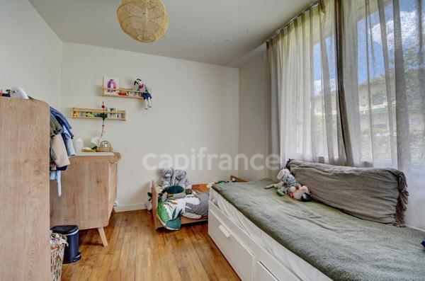 EXCLUSIVITÉ - CARHAIX-PLOUGUER - MAISON DE VILLE 6 PIÈCES AVEC JARDIN - DPE C