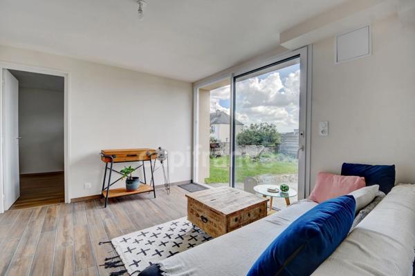 EXCLUSIVITÉ - CARHAIX-PLOUGUER - MAISON DE VILLE 6 PIÈCES AVEC JARDIN - DPE C