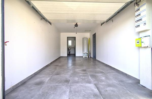 BOE quartier La Couronne - Maison récente de plain pied de 94 m² avec 3 chambres, terrasses,  garage et jardin.