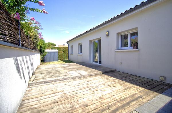 BOE quartier La Couronne - Maison récente de plain pied de 94 m² avec 3 chambres, terrasses,  garage et jardin.