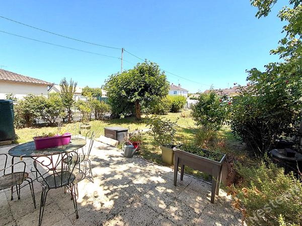 Exclusivité Nestenn ? A vendre - Maison de ville avec jardin, garage et terrasse à deux pas du centre-ville