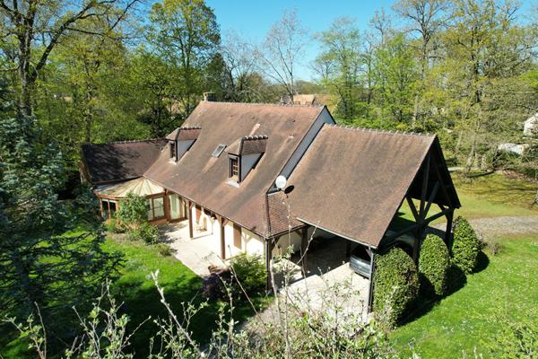 Belle propriété de 196m2 au coeur de la forêt
