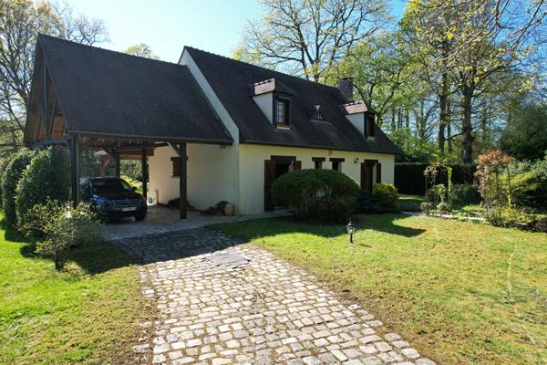 Belle propriété de 196m2 au coeur de la forêt