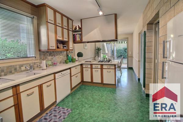 Maison Pierrelatte 7 pièce(s) 245 m2