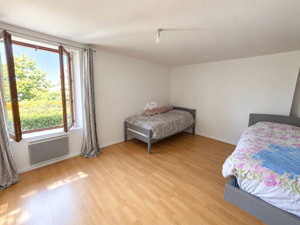 Maison Verneuil Sur Seine 4 pièce(s) 75 m2 255 000 € **  - Référence  1835