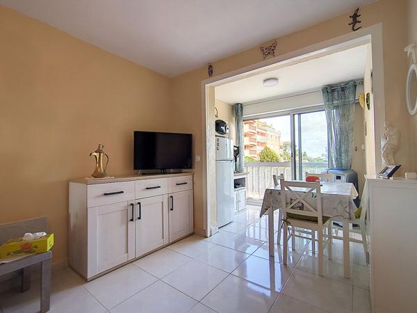 saint aygulf appartement deux pieces centre ville Garage