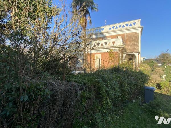 ENSEMBLE DE DEUX MAISONS A RENOVER