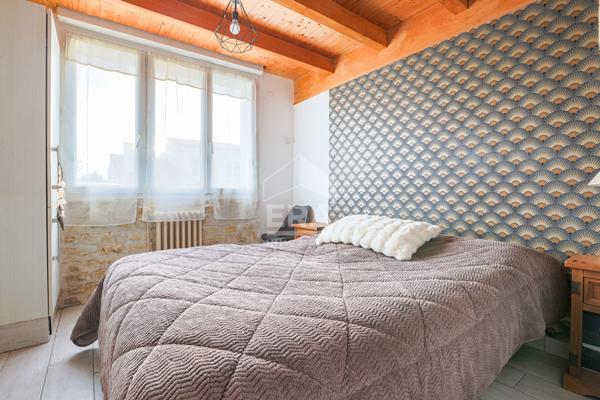 Grande maison avec piscine et potentiel locatif