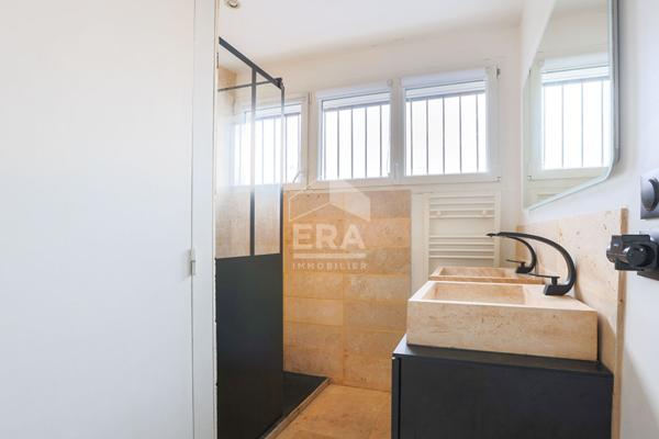 Grande maison avec piscine et potentiel locatif