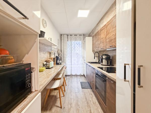 À vendre ? Appartement Type 4 de 74 m² avec stationnement + cave + Résidence privée sécurisée avec piscine, 13009 Marseille