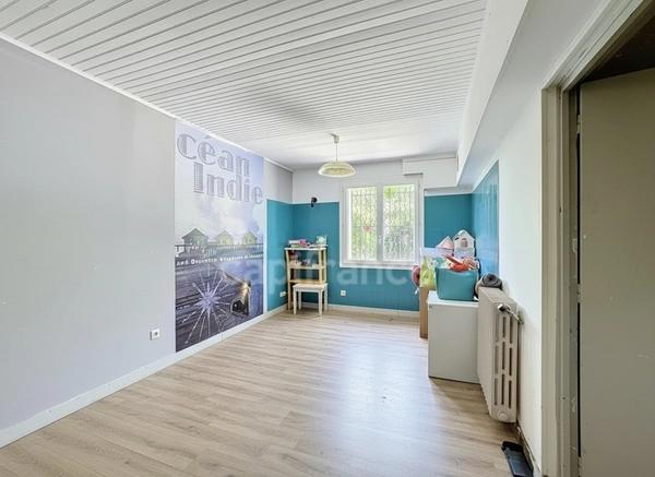Maison à vendre 7 pièces  ()