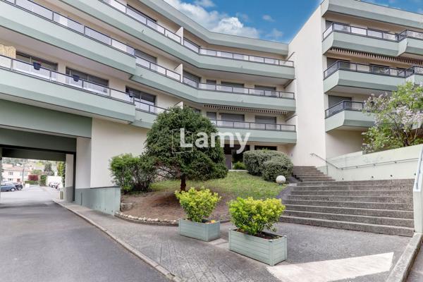 Appartement t3 bis + balcons + parking