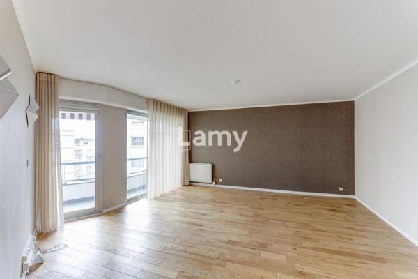 Appartement t3 bis + balcons + parking