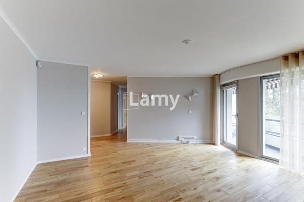 Appartement t3 bis + balcons + parking