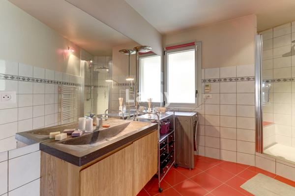 Appartement t3 bis + balcons + parking