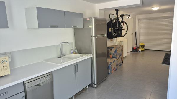 Maison rénovée au charme des années 50 avec piscine à Lézignan