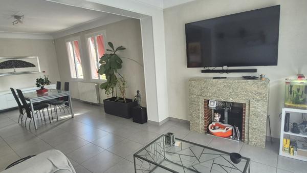 Maison rénovée au charme des années 50 avec piscine à Lézignan