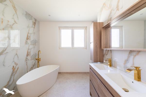 Maison à vendre |                                       Lafox |                                        8 pièces  |  213 m²