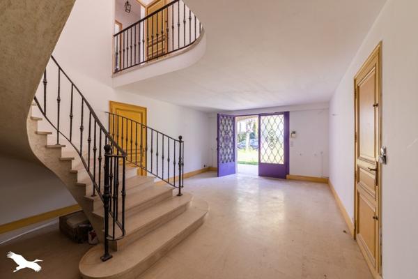 Maison à vendre |                                       Lafox |                                        8 pièces  |  213 m²