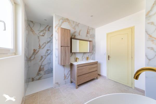 Maison à vendre |                                       Lafox |                                        8 pièces  |  213 m²