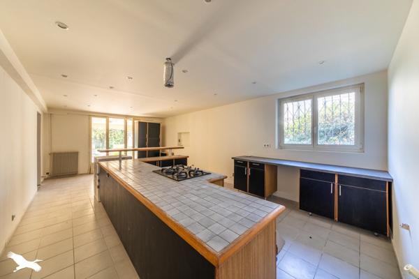 Maison à vendre |                                       Lafox |                                        8 pièces  |  213 m²