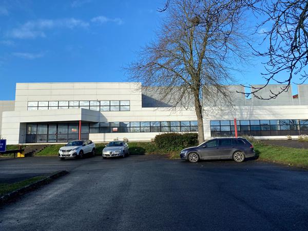 Local professionnel à Niort de 400 m2