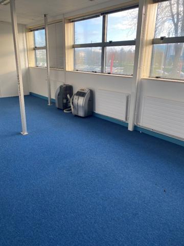 Local professionnel à Niort de 400 m2