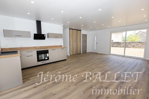 Maison
         4 pièces
        - 101 m² 230 000 € *