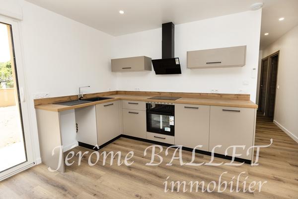 Maison
         4 pièces
        - 101 m² 230 000 € *