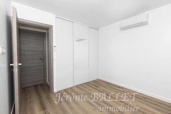 Maison
         4 pièces
        - 101 m² 230 000 € *