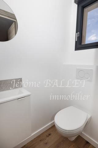 Maison
         4 pièces
        - 101 m² 230 000 € *